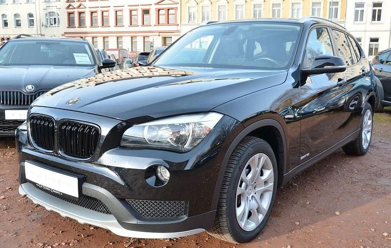 Schwarz Gebraucht 2015 BMW X1 SUV | 13.999 € (Superpreis) - Bild 1/4