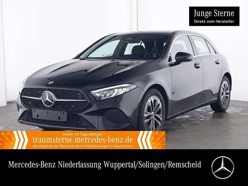 Schwarz Gebraucht 2024 Mercedes A180 Advanced Limousine | 27.990 € (Fairer Preis) - Bild 1/3