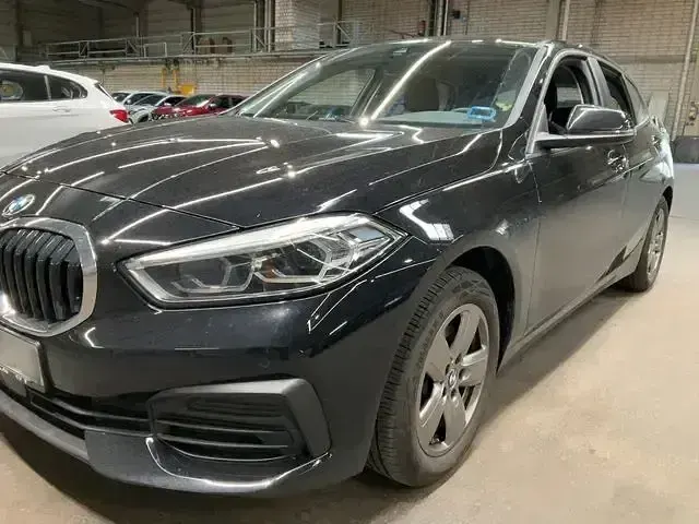 Gebraucht BMW 118 Advantage 136 PS (100 kW) 2023 Schwarz Kleinwagen