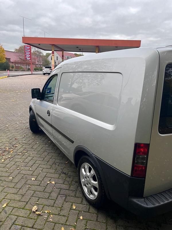 Gebraucht Opel Combo 94 PS (69 kW) 2008 Silber Van / Kleinbus