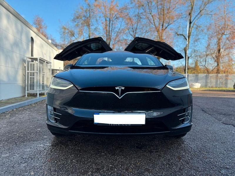 Schwarz Gebraucht 2018 Tesla Model X SUV | 18.000 € - Bild 1/4