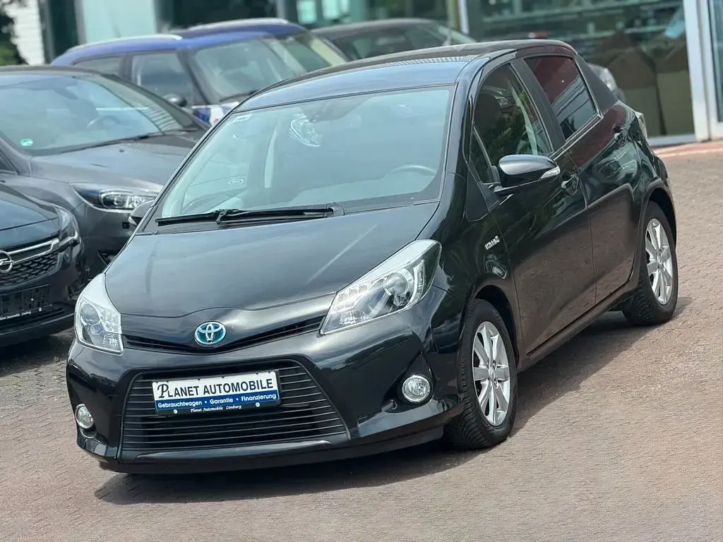 Gebraucht Toyota Yaris Edition 101 PS (74 kW) 2014 Schwarz Kleinwagen