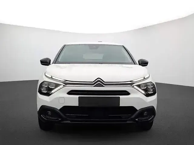 Używany Citroën C4 Feel 131 KM (96 kW) 2023 Biały Sedan/Limuzyna