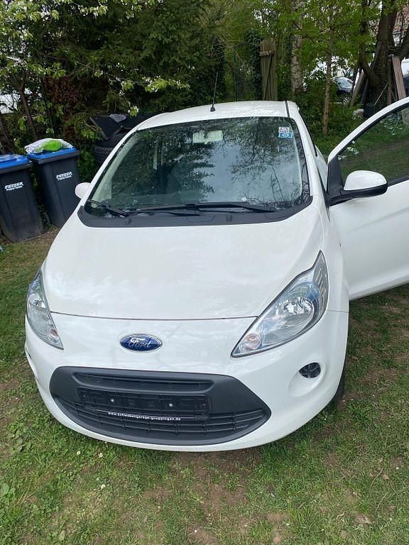 Weiß Gebraucht 2014 Ford Ka Cool & Sound Edition Kleinwagen | 3.700 € (Fairer Preis) - Bild 1/4