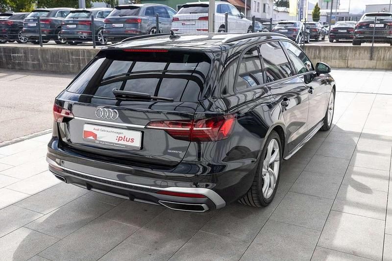 Gebraucht Audi A4 S-Line 265 PS (194 kW) 2022 Mythosschwarz metallic Kombi