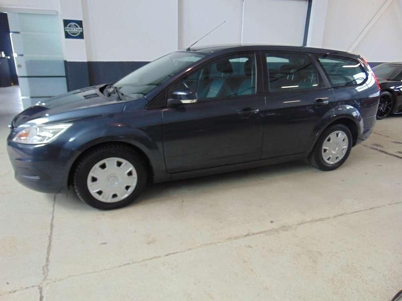 Gebraucht Ford Focus Style 101 PS (74 kW) 2010 Royalgrau met. Kombi