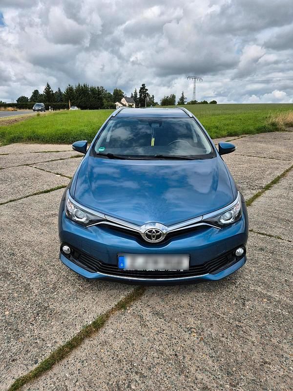 Blau Gebraucht 2016 Toyota Auris Touring Sports Kombi | 10.500 € (Fairer Preis) - Bild 1/4