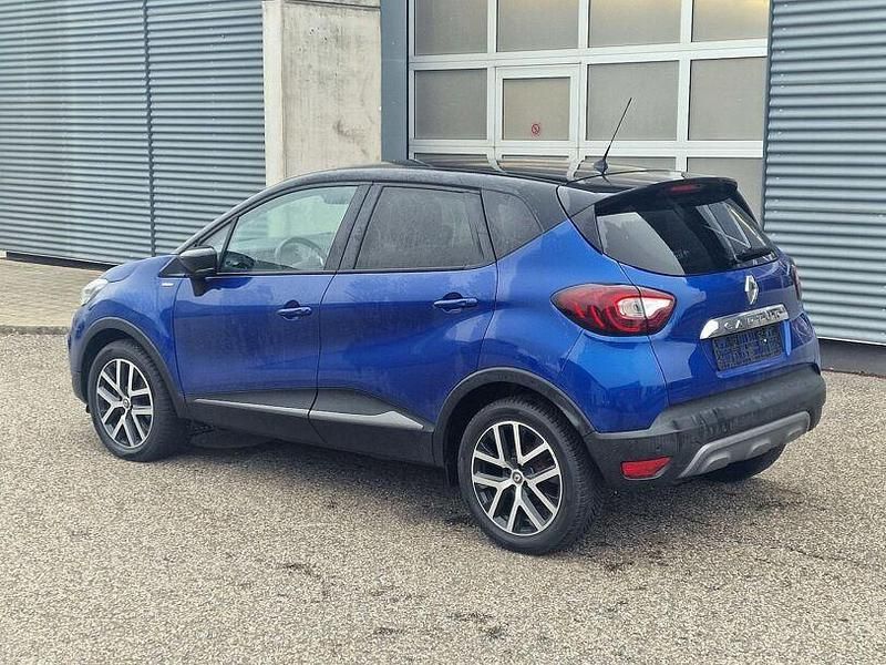 Gebraucht Renault Captur Version S 150 PS (110 kW) 2018 Blue rqh + black gne SUV