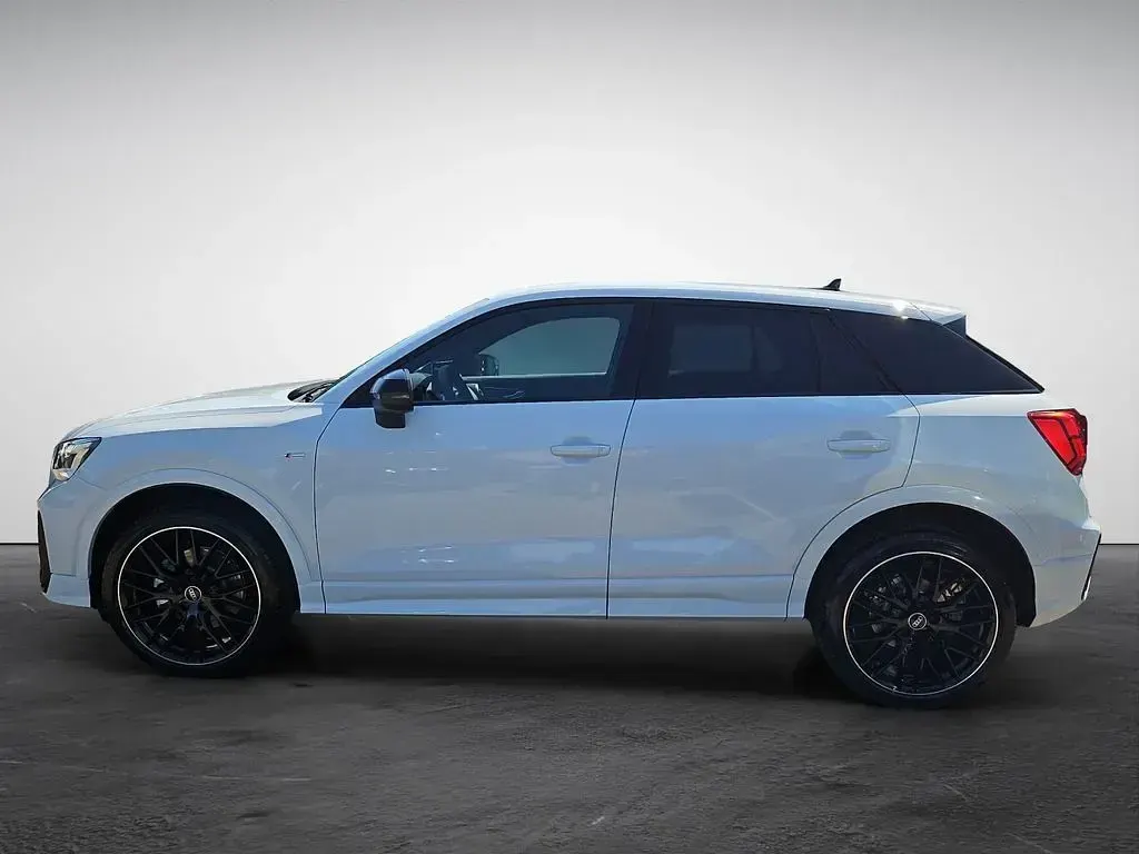 Gebraucht Audi Q2 Competition 150 PS (110 kW) 2026 Weiß (2y gletscherweiß metallic) SUV