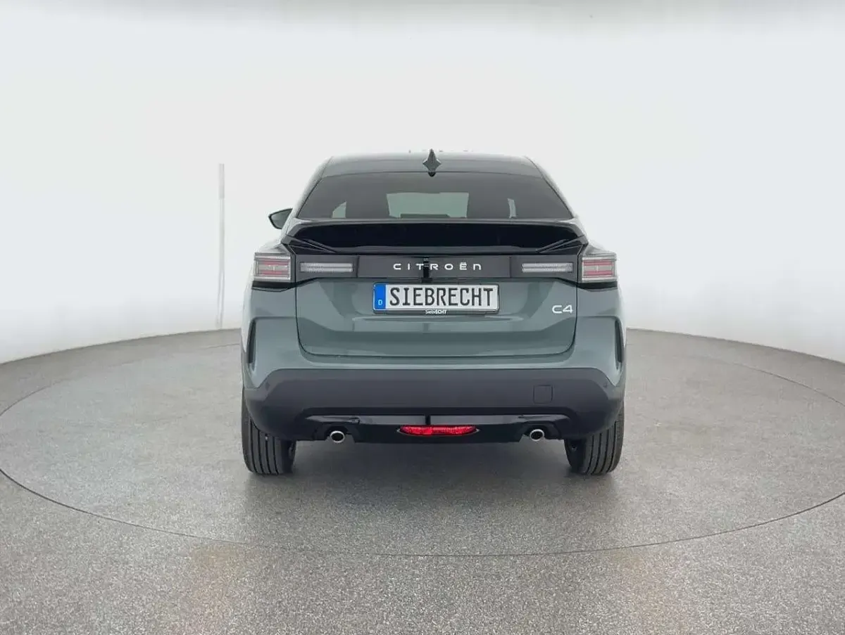 Neu Citroën C4 131 PS (96 kW) 2025 Lackierung manhattan green/typ Limousine