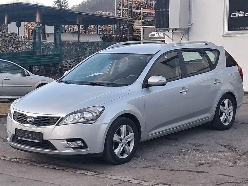Silber Gebraucht 2010 Kia Ceed Kleinwagen | 3.980 € (Superpreis) - Bild 1/4