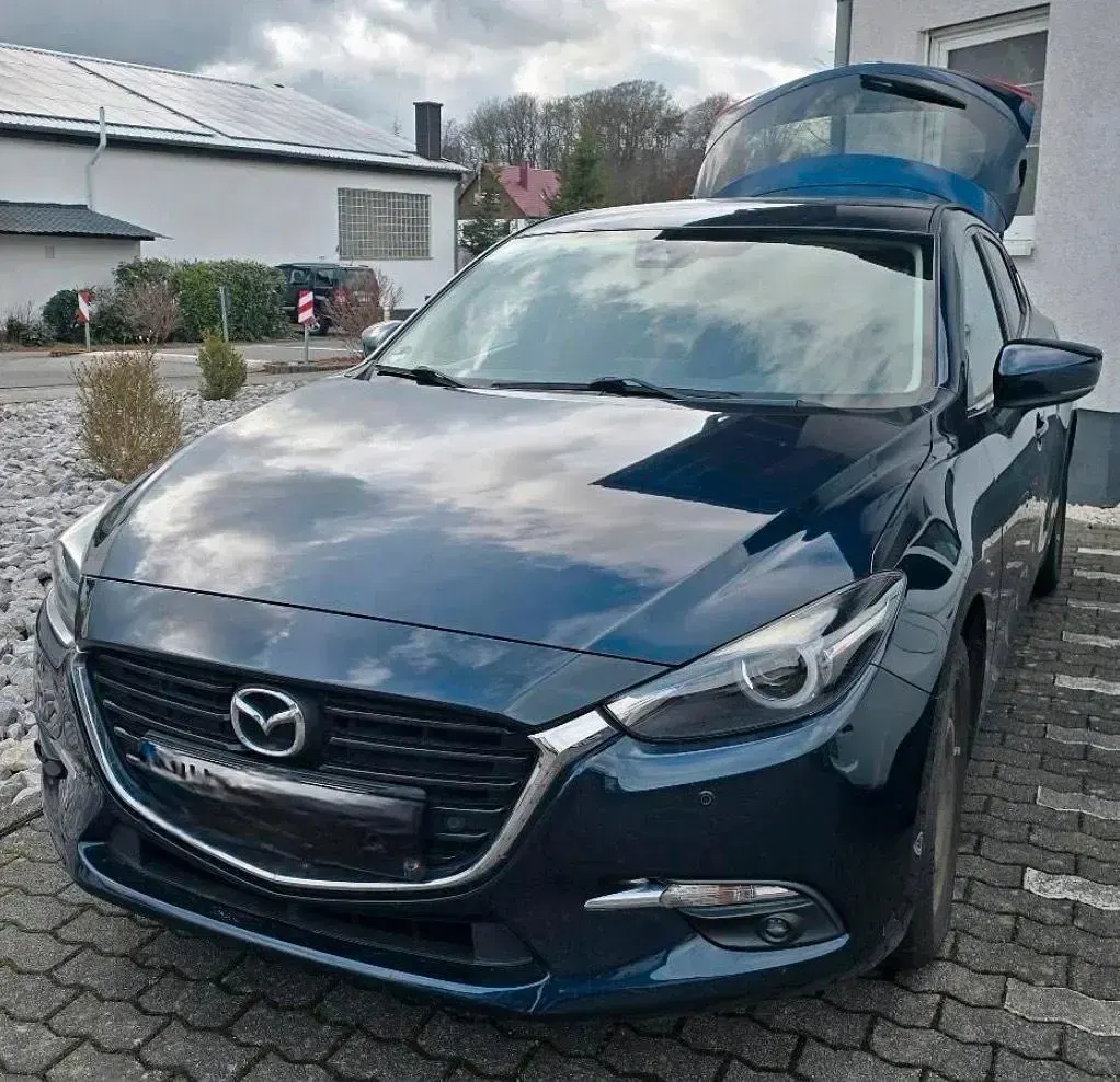 Usado Mazda 3 105 HP (77 kW) 2017 Azul Citadino