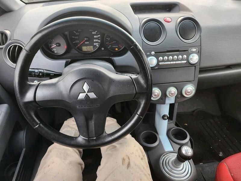 Gebraucht Mitsubishi Colt 100 PS (73 kW) 2004 Blau Kleinwagen