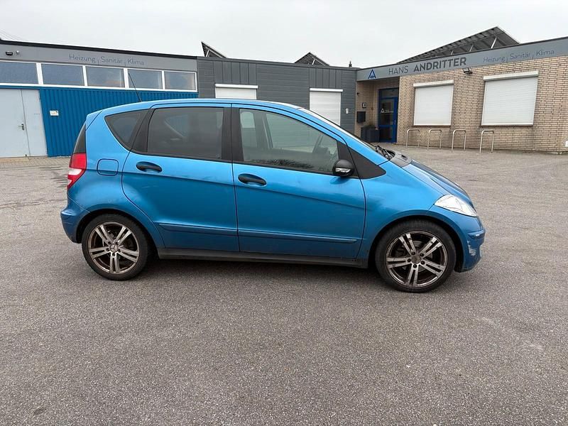 Gebraucht Mercedes A180 109 PS (80 kW) 2008 Blau Van / Kleinbus