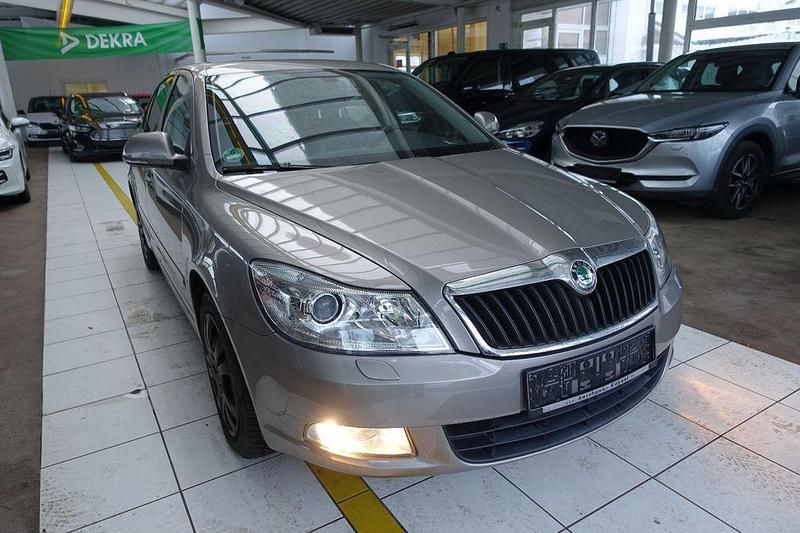 Gebraucht Skoda Octavia Elegance 160 PS (117 kW) 2010 Beige Limousine