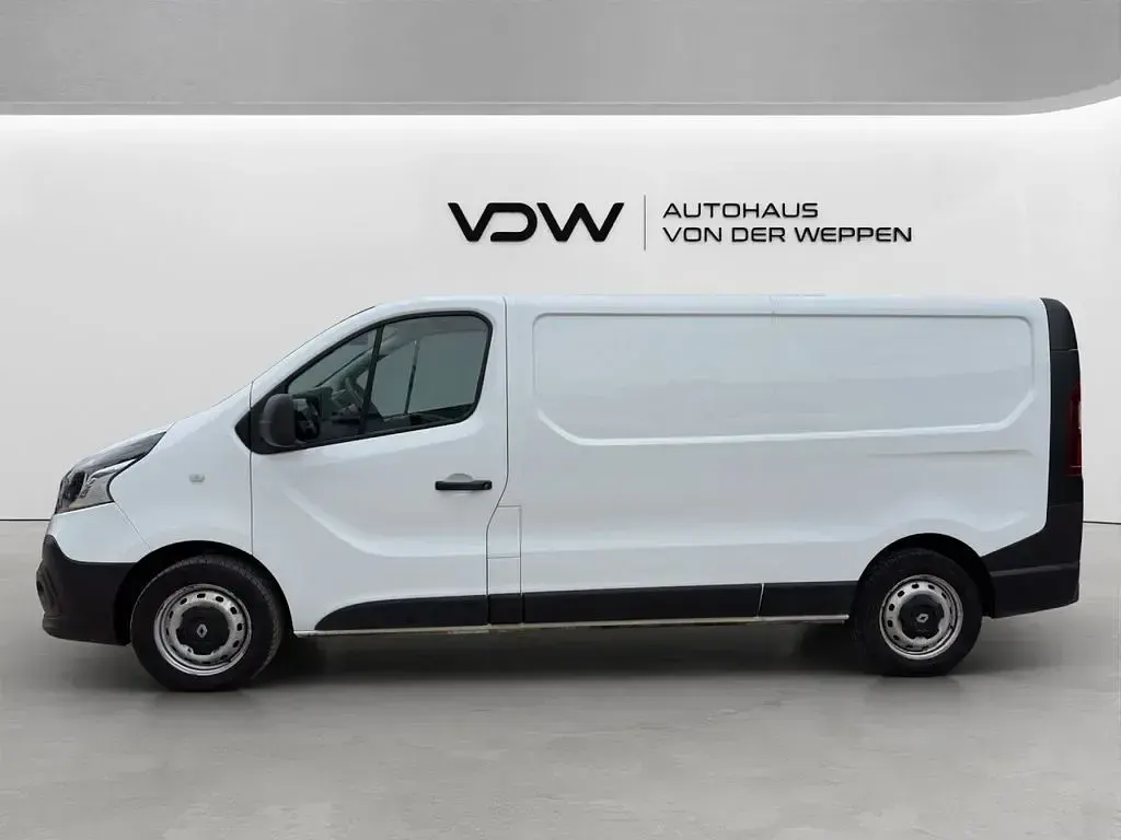 Gebraucht Renault Trafic Komfort 125 PS (91 kW) 2018 Weiß Van / Kleinbus