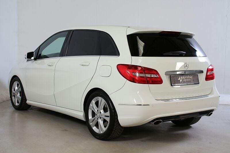 Gebraucht Mercedes B220 184 PS (135 kW) 2013 Weiß Van / Kleinbus