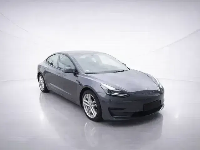 Käytetty Tesla Model 3 Standard Range 239 kW (325 HP) 2022 Valkoinen Sedan