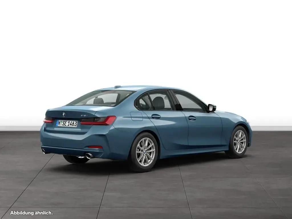Gebraucht BMW 318 156 PS (114 kW) 2025 Arctic race blue metallic Limousine