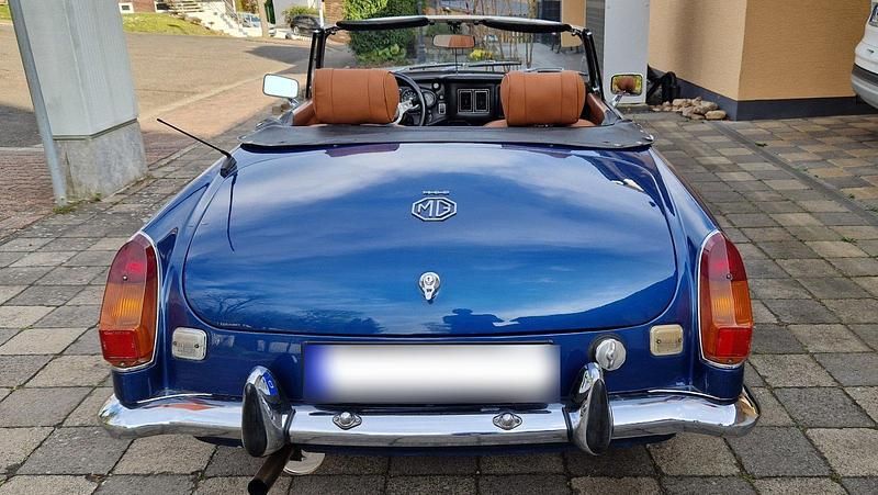 Second-hand MG B 92 CP (67 kW) 1974 Albastru Cabrio