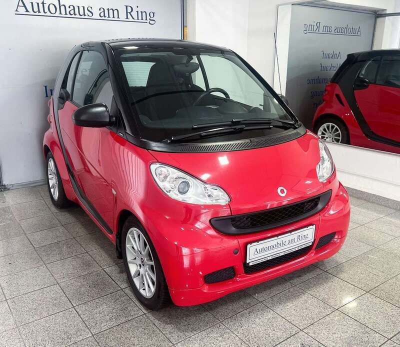 Schwarz Gebraucht 2011 Smart ForTwo Coupé Passion Coupé | 5.880 € (Fairer Preis) - Bild 1/4