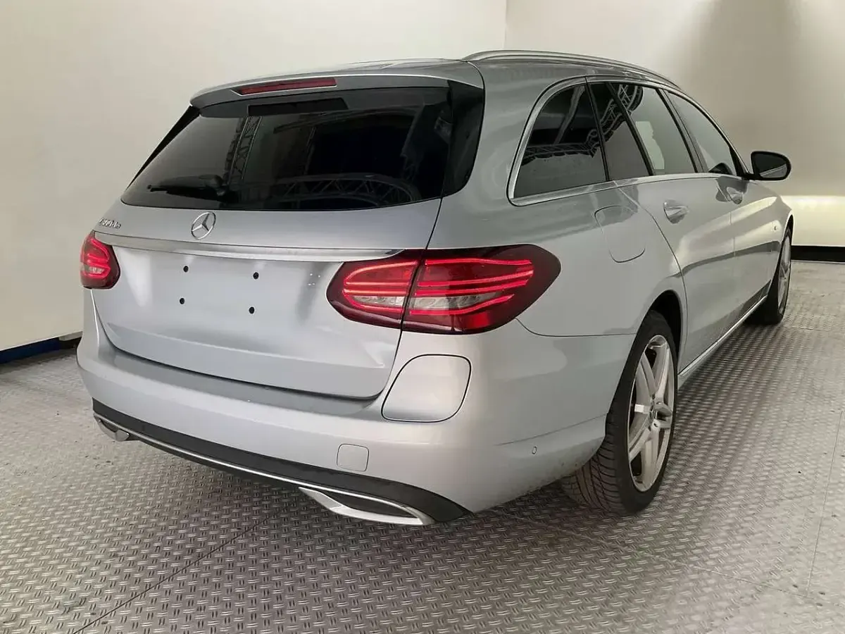 Gebraucht Mercedes C300 Avantgarde 245 PS (180 kW) 2020 Iridiumsilber Kombi