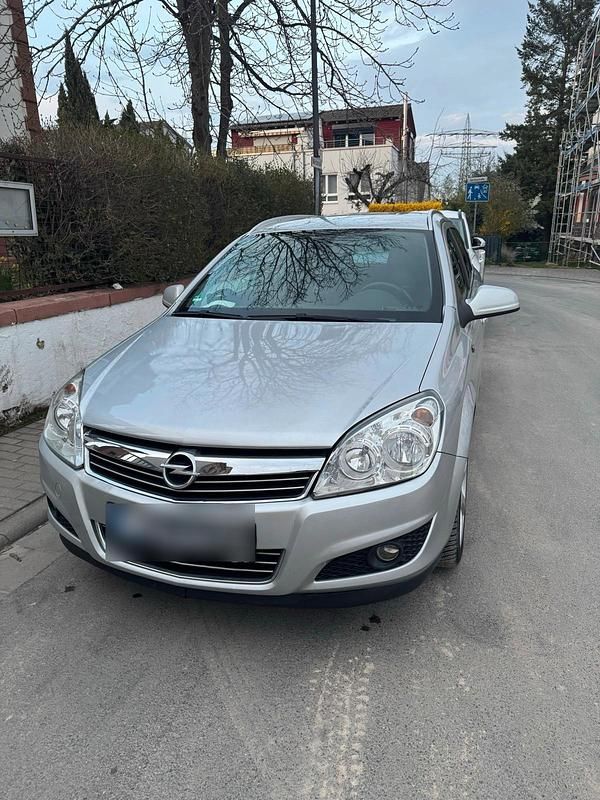 Gebraucht Opel Astra 116 PS (85 kW) 2010 Grau Kombi