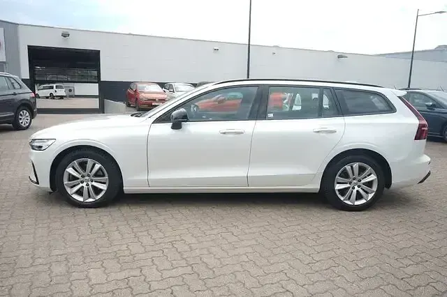 Gebraucht Volvo V60 Plus 197 PS (144 kW) 2023 Weiß Kombi