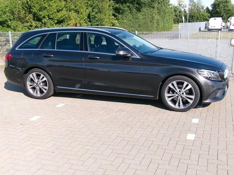 Gebraucht Mercedes C220 194 PS (142 kW) 2020 Limousine