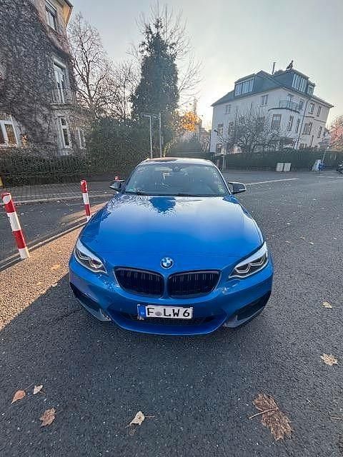 Blau Gebraucht 2017 BMW 220 M Sport Coupé | 22.500 € (Fairer Preis) - Bild 1/4