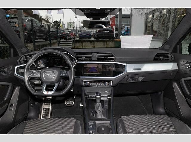 Gebraucht Audi Q3 Sportback S-Line 150 PS (110 kW) 2023 Gletscherweiß metallic SUV