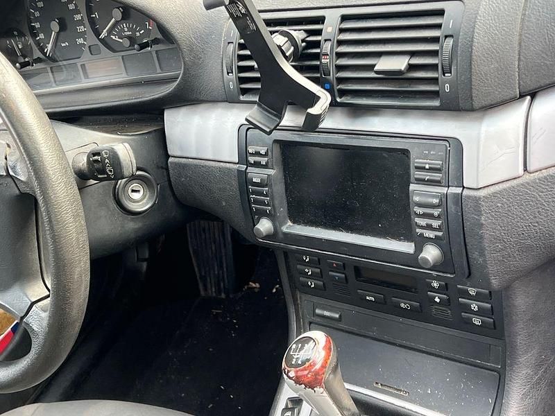 Gebraucht BMW 316 116 PS (85 kW) 2005 Schwarz Kombi