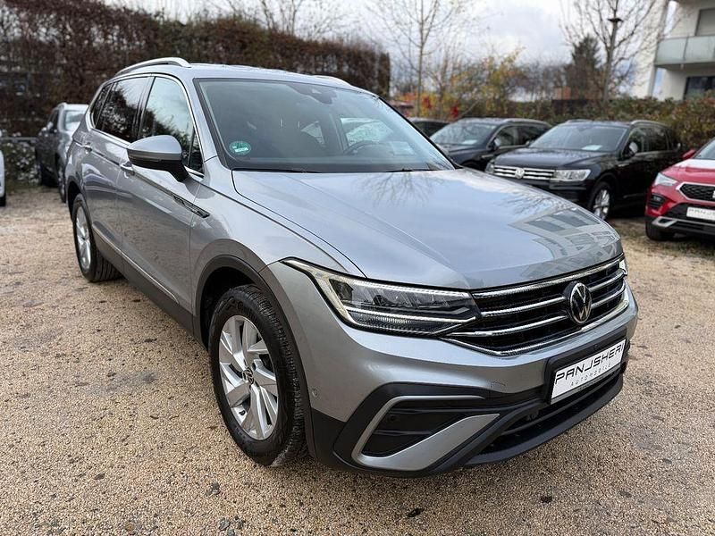 Silber Gebraucht 2022 VW Tiguan Allspace Life SUV | 23.999 € (Guter Preis) - Bild 1/4
