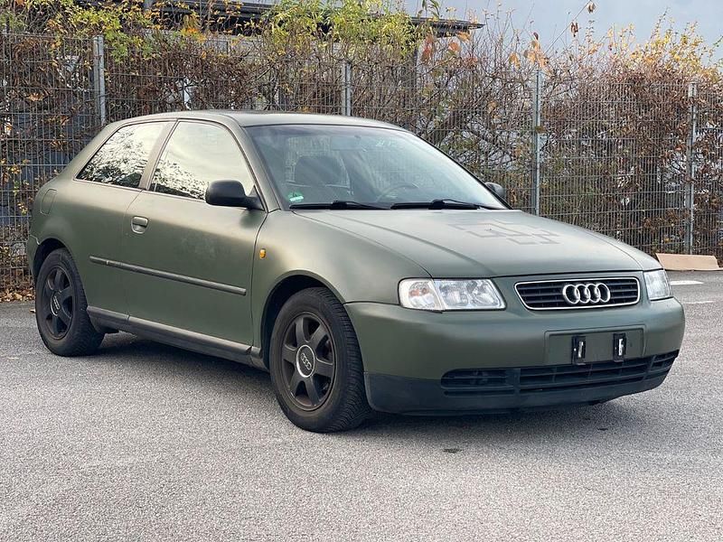 Gebraucht Audi A3 Ambiente 101 PS (74 kW) 1998 Rot Limousine