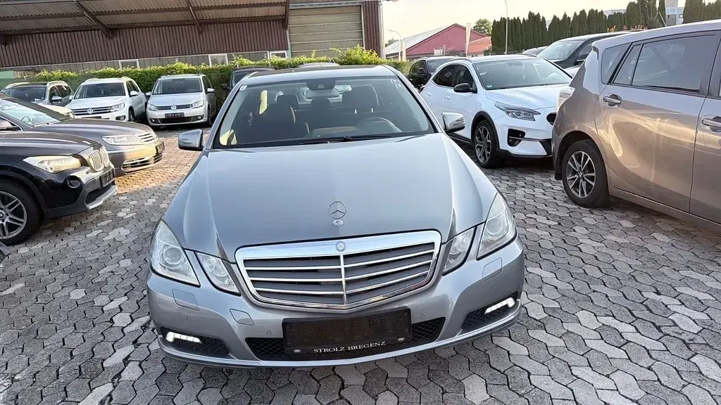 Gebraucht Mercedes E220 170 PS (125 kW) 2010 Grau Limousine