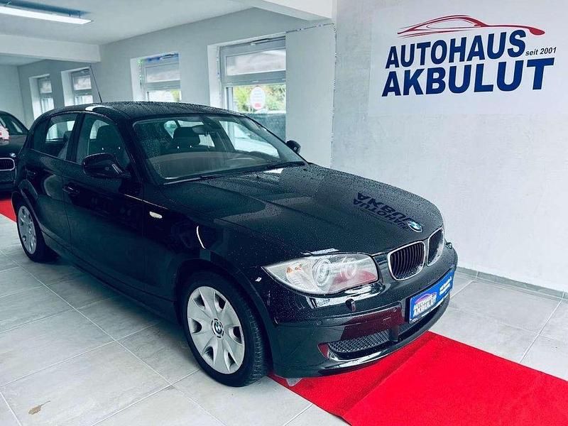 Schwarz Gebraucht 2011 BMW 118 Sport Line Kleinwagen | 6.490 € (Guter Preis) - Bild 1/3