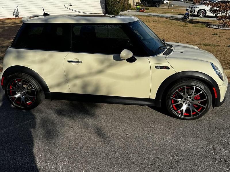 Gebraucht Mini John Cooper Works 209 PS (153 kW) 2006 Weiß Kleinwagen