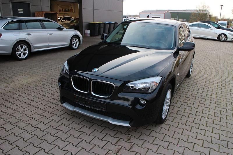 Schwarz Gebraucht 2011 BMW X1 SUV | 7.350 € (Guter Preis) - Bild 1/4