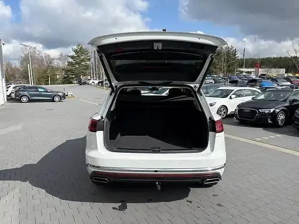 Gebraucht VW Touareg 231 PS (169 kW) 2022 Pure white SUV