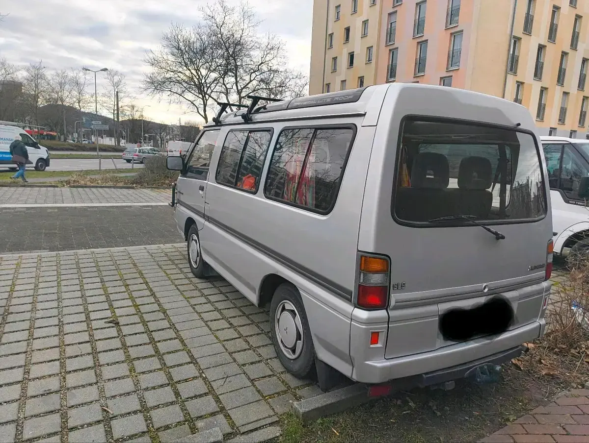 Gebraucht Mitsubishi L300 111 PS (81 kW) 1993 Grau Van / Kleinbus