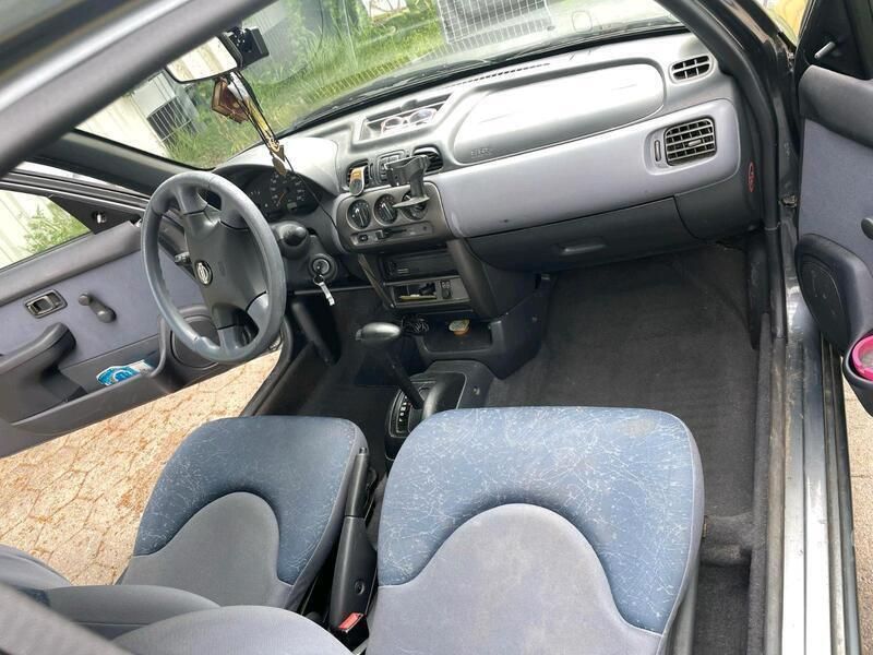 Grau Gebraucht 2002 Nissan Micra Kleinwagen | 2.300 € (Teuer) - Bild 1/4