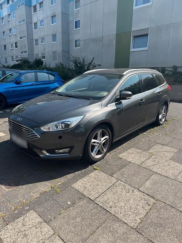Grau Gebraucht 2018 Ford Focus Titanium Kombi | 6.700 € (Superpreis) - Bild 1/4
