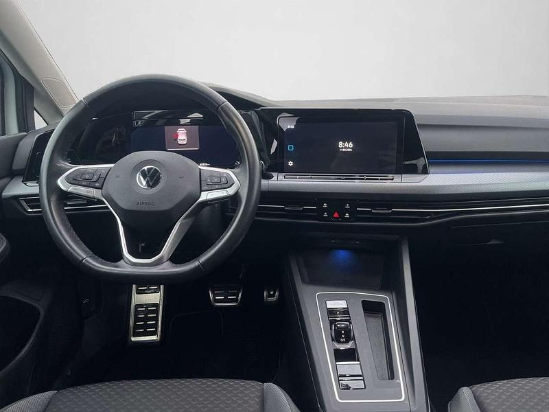 Gebraucht VW Golf VIII Active 150 PS (110 kW) 2022 Pure white Limousine