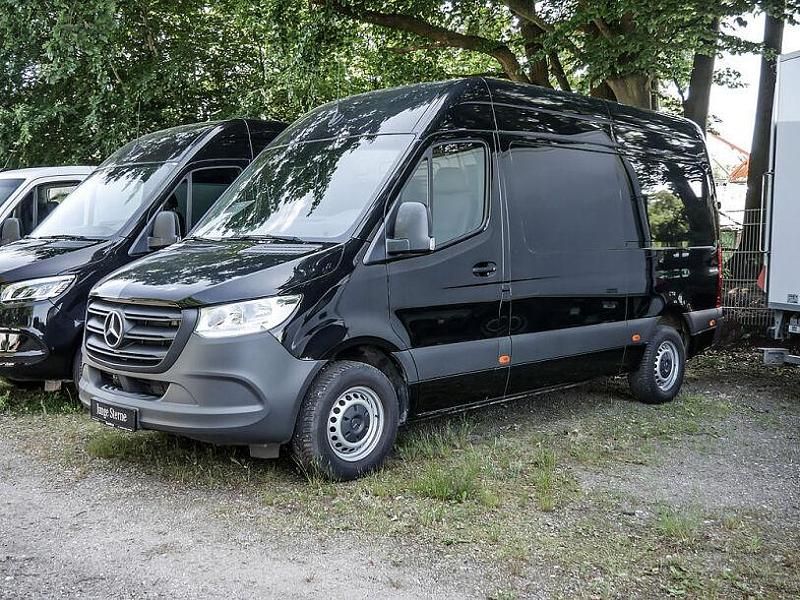 Tiefschwarz Gebraucht 2024 Mercedes Sprinter Van | 37.949 € (Guter Preis) - Bild 1/4