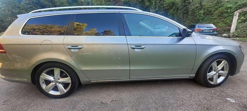 Grau Gebraucht 2015 VW Passat Edition Kombi | 9.800 € (Guter Preis) - Bild 1/4