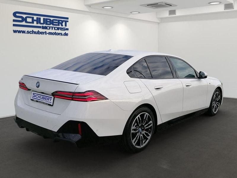 Gebraucht BMW i5 M Sport 250 kW (340 PS) 2024 Weiß Limousine