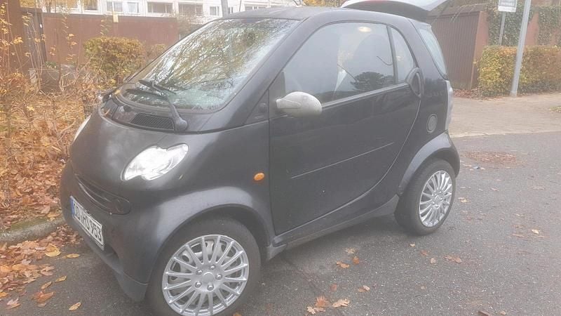 Schwarz Gebraucht 2006 Smart ForTwo Coupé Kleinwagen | 800 € (Superpreis) - Bild 1/4
