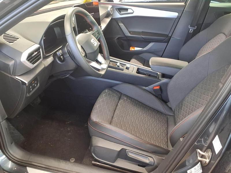 Gebraucht Seat Leon FR 150 PS (110 kW) 2025 Magnetic grau metallic (metallic) Limousine