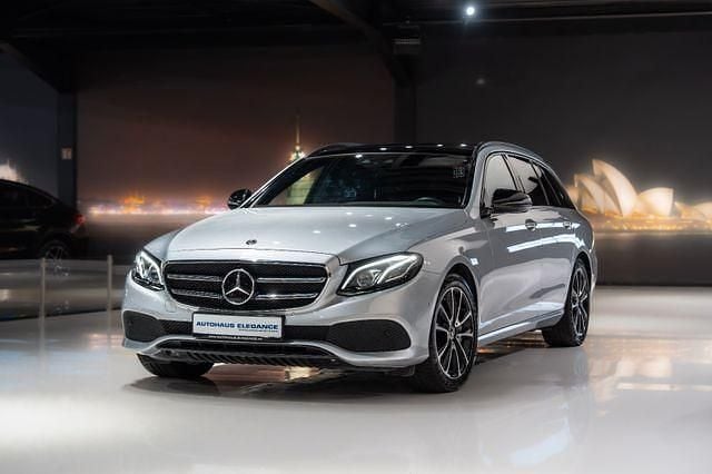 Iridiumsilber metalliclack Gebraucht 2019 Mercedes E400 Night Kombi | 38.980 € (Superpreis) - Bild 1/4