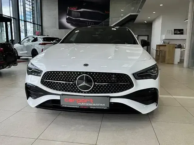 Gebraucht Mercedes CLA200 AMG line 177 PS (130 kW) 2024 Weiß Coupé